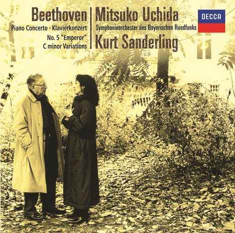 Aufschrift: Beethoven, Mitsuko Uchida, Klavierkonzert Nr. 5 "Emperor". Schwarz-Weiß-Foto: Zwei Personen im Park.