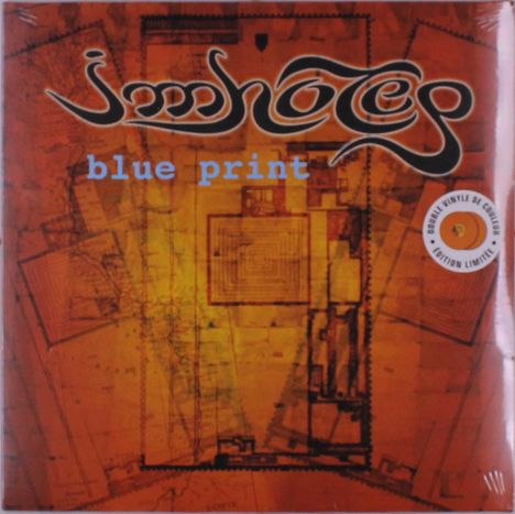 Schriftzug "blue print" in Blau, verschnörkelter Text darüber. Hintergrund: Baupläne in Brauntönen. Rundes Logo rechts.