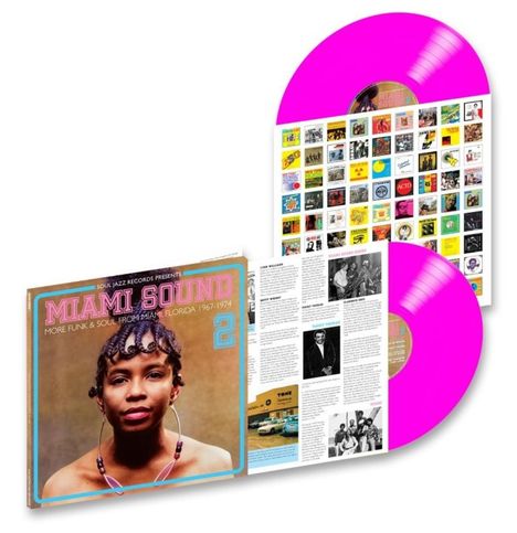 „MIAMI SOUND 2“, Soul Jazz Records, funkige Frau mit Kopfhörern, pinke Vinylplatte.