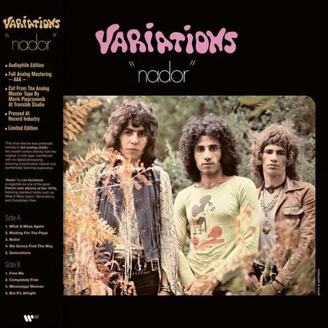 Das Cover zeigt den Text „Variations 'nador'“ in lila und weiß. Darunter stehen drei junge Männer in einer natürlichen Umgebung.