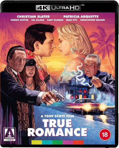 "TRUE ROMANCE" steht in großen Buchstaben. Eine gezeichnete Filmposter-Szene mit Figuren, Pistole und Retro-Auto vor Palmen.