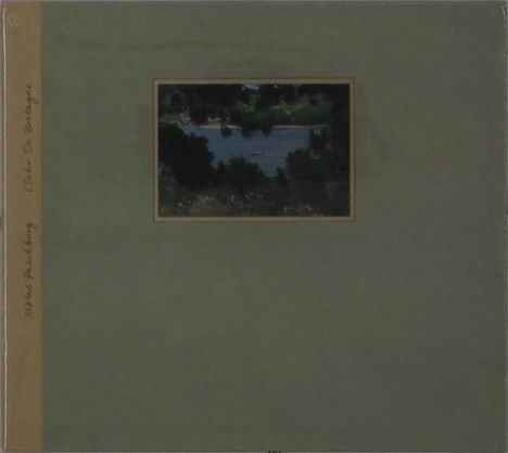 Text links: "Niklas Proestring, L’Etoile De Bretagne". In der Mitte kleines Foto, dunkler Wald mit Wasser im Hintergrund.