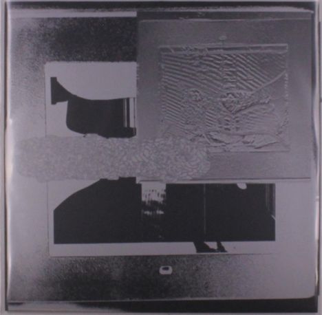 Unleserlicher Text; abstrakte schwarz-weiße Formen und Muster mit unterschiedlichen Texturen.