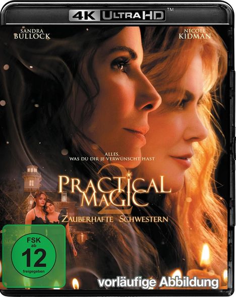 "Practical Magic 2: Zauberhafte Schwestern." Sandra Bullock und Nicole Kidman in Profilansicht, mit einem Leuchtturm im Hintergrund.