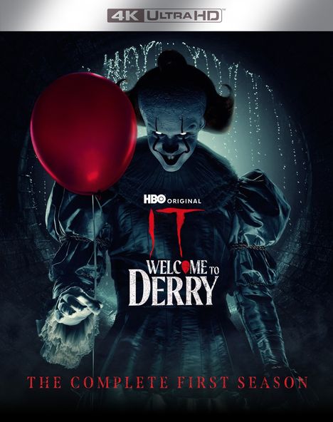 4K Ultra HD, HBO Original, IT, Welcome to Derry. Ein Clown mit rotem Ballon in düsterem Hintergrund.