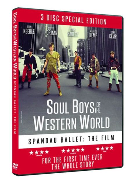 3 DISC SPECIAL EDITION. SOUL BOYS OF THE WESTERN WORLD. SPANDAU BALLET: THE FILM. Eine Band steht auf einer Straße.