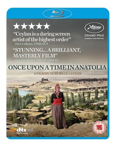 Bewertungen und Titel eines Films: „Ceylan is a daring screen artist“, Grand Prix, „Once Upon a Time in Anatolia“. Landschaftsbild.