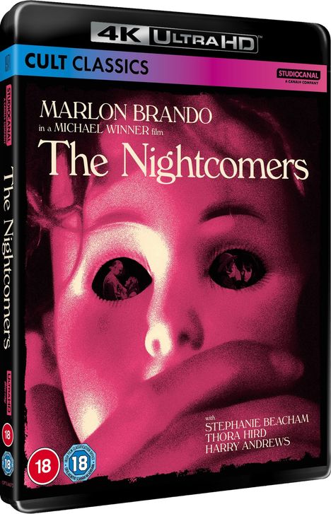 „The Nightcomers“: Ein Cover mit einem rosafarbenen, maskenartigen Gesicht und Filminformationen.