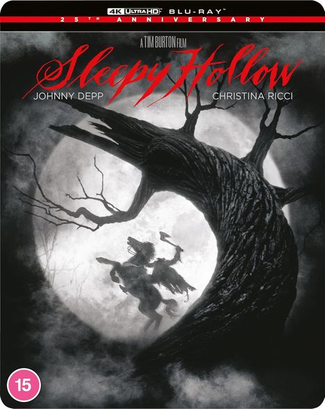 "Sleepy Hollow" in roter Schrift. Reiter ohne Kopf, erhobene Axt, großer Vollmond, gruseliger Baum im Vordergrund.