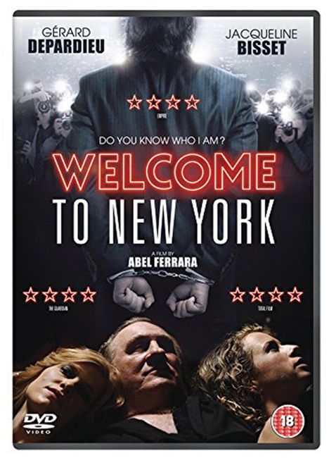 Filmposter: "Do you know who I am?" und "WELCOME TO NEW YORK". Handfesseln, Blitzlichter, Gesichter dreier Menschen. 