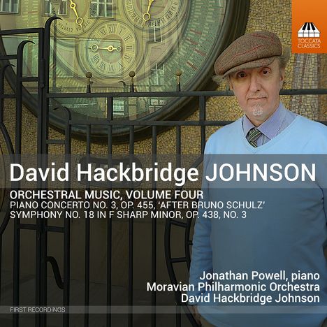 David Hackbridge Johnson, Orchestral Music, Volume Four. Ein älterer Mann steht vor einer dekorativen Uhr. Logo oben rechts.
