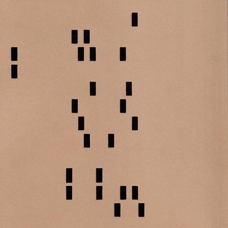 Schwarze Rechtecke in strukturierter Anordnung auf hellbraunem Hintergrund. Minimalistisches Design.