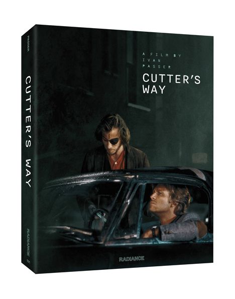 Texte: "CUTTER'S WAY", "A FILM BY IVAN PASSER".  
Zwei Männer, einer vor einem Auto stehend, der andere sitzend. Dunkle Atmosphäre.