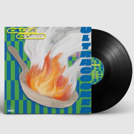 "CALVA CLUB" und "ULTRACOOKED" erscheinen über einer Illustration einer brennenden Pfanne auf grün-blauem Hintergrund.