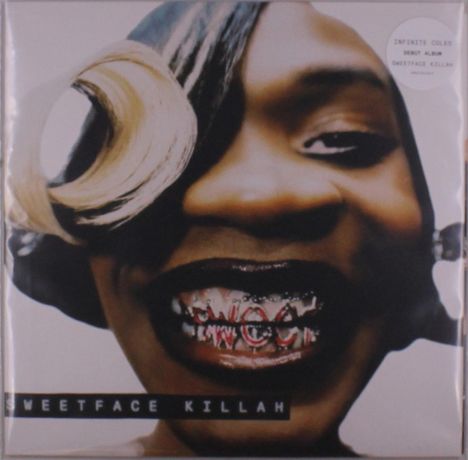 "SWEETFACE KILLAH" in großen Buchstaben; Nahaufnahme eines lachenden Gesichts, Grillz im Lächeln, eine auffällige Frisur.