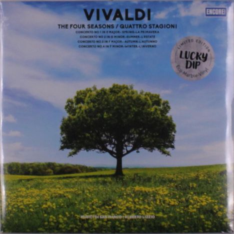 VIVALDI: THE FOUR SEASONS. Naturbild mit einzelnem Baum auf blumenreicher Wiese unter klarem Himmel.
