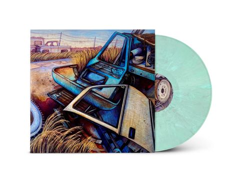 Illustration eines Schrottplatzes mit Autoteilen, hohem Gras und einem alten Truck im Hintergrund. Mintgrünes Vinyl sichtbar.