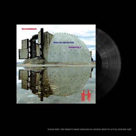 Text: „Michael Cashmore“, „Before The Light Has Gone“, „Symphony No. 4“. Eine Betonstruktur spiegelt sich im Wasser.