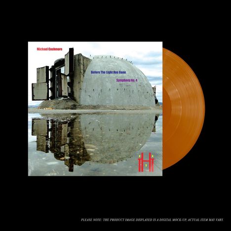 "Michael Cashmore - Before The Light Has Gone - Symphony No. 4" ist auf einem Betonbau mit Spiegelung und orangefarbenem Vinyl zu sehen.