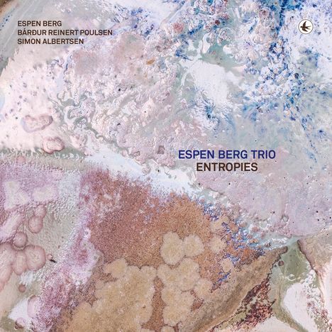 "ESPEN BERG TRIO ENTROPIES" in blauer Schrift auf abstraktem, pastellfarbenem Hintergrund mit braunen und blauen Tönen.