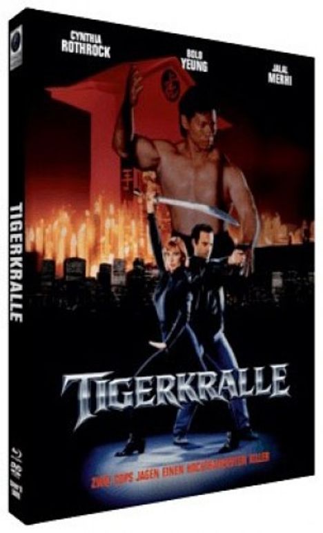 "Tigerkralle" in großen Buchstaben, darunter: "Zwei Cops jagen einen skrupellosen Killer". Drei Namen oben: Cynthia Rothrock, Bolo Yeung, Jalal Merhi. Großstadt-Silhouette im Hintergrund, zwei Männer in Anzug mit Schwertern im Vordergrund.