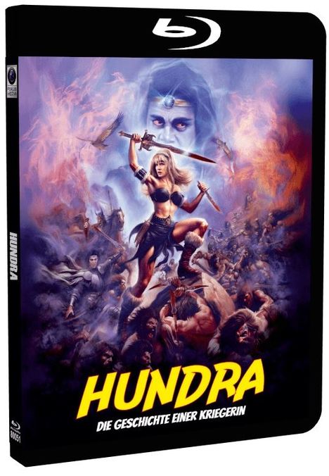 "HUNDRA - DIE GESCHICHTE EINER KRIEGERIN". Eine weibliche Kämpferin mit Schwert, umgeben von Schlachten, im Zentrum.
