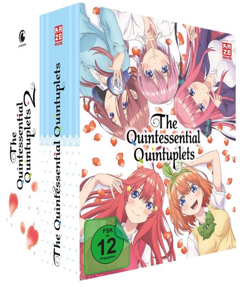 „The Quintessential Quintuplets 2“, FSK 12. Illustration von fünf fröhlichen Mädchen in Schuluniformen, Rosenblüten verstreut.