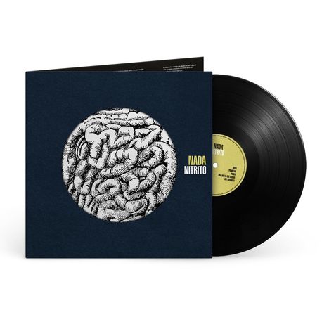 "NADA NITRITO" auf dunkelblauem Albumcover, zeigt stilisierte Gehirnzeichnung. Schwarze Schallplatte sichtbar.