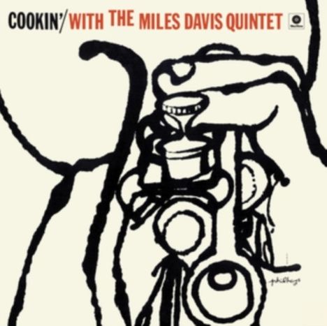"Cookin’ with The Miles Davis Quintet" in schwarzer Handschrift. Skizzenhaftes Bild von Händen, die eine Trompete halten.