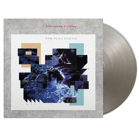 Text: "Thomas Dolby", "THE FLAT EARTH". Collage aus abstrakten Formen und Bildern, darunter ein sitzender Mensch am Wasser.