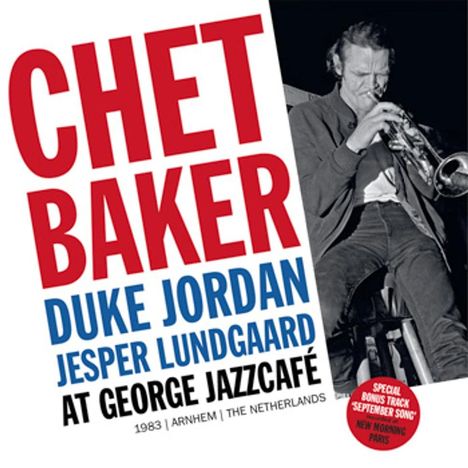 "Chet Baker, Duke Jordan, Jesper Lundgaard at George Jazzcafé. 1983, Arnhem, The Netherlands. Schwarz-weißes Foto eines Trompeters."