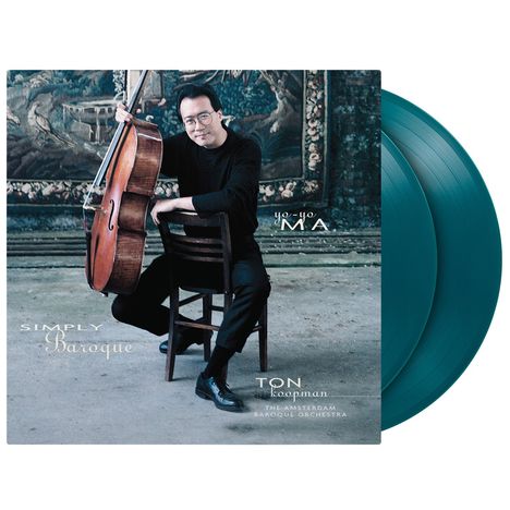 "Simply Baroque", "Yo-Yo Ma", "Ton Koopman", "The Amsterdam Baroque Orchestra". Ein Mann sitzt mit einem Cello in einem Raum.