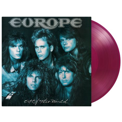 "EUROPE" und "Out Of This World" in stilisierter Schrift; fünf Männer mit langen Haaren, magentafarbene Schallplatte.
