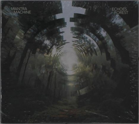 Mantra Machine, Echoes Forest. Abstraktes Wald-Design mit kreisförmiger, verzerrter Spiegelung in der Mitte.