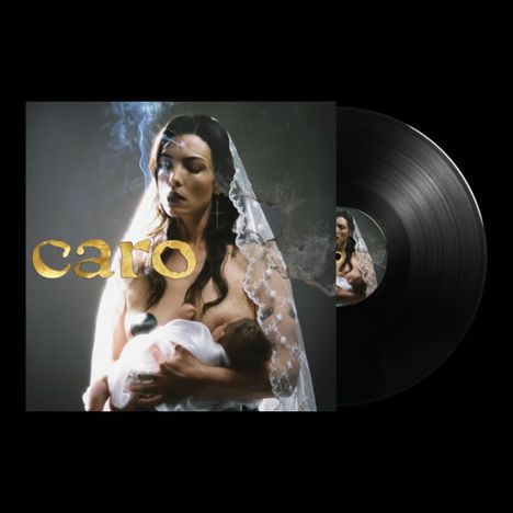 Text "caro" in goldener Schrift. Eine Frau mit Schleier hält ein Kind, neben ihr eine Schallplatte.