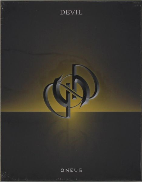 Oneus: Devil (Yellow Version), 1 CD und 1 Buch