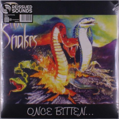"ONCE BITTEN..." steht unten; "Snakes" oben. Drei bunte Schlangen erscheinen dramatisch und bedrohlich im Vordergrund.
