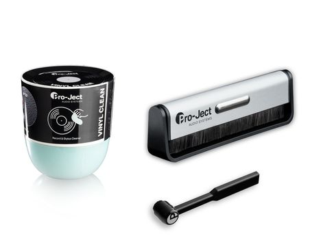 "Pro-Ject Audio Systems VINYL CLEAN" auf Dose, Bürste mit Text, kleiner Stift. Reinigungsutensilien für Vinyl-Schallplatten.