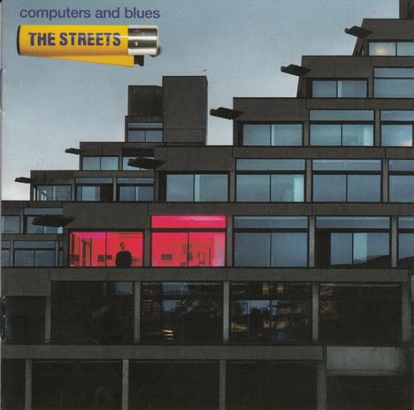 Text: "computers and blues", "The Streets". 

Abgestuftes Gebäude in der Dämmerung, ein Raum leuchtet pink, innen steht eine Person.