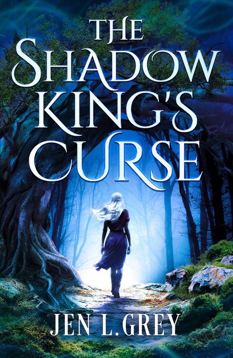 "The Shadow King's Curse" oben in blauen Lettern. Unten steht "Jen L. Grey". Eine Frau mit weißen Haaren in einem mystischen Wald.