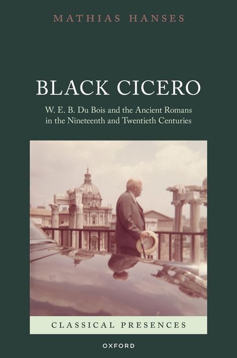 "Black Cicero" von Mathias Hanses. Foto: Mann mit Hut vor antiken römischen Ruinen.