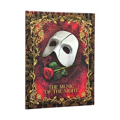 „THE MUSIC OF THE NIGHT“ in goldener Schrift. Eine weiße Maske hält eine rote Rose, umgeben von goldenen Barockmustern.
