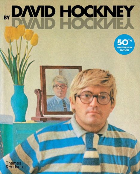 "David Hockney", "50th Anniversary Edition", gelbe Tulpen in blauer Vase, Mann mit Brille, gestreiftes Hemd.