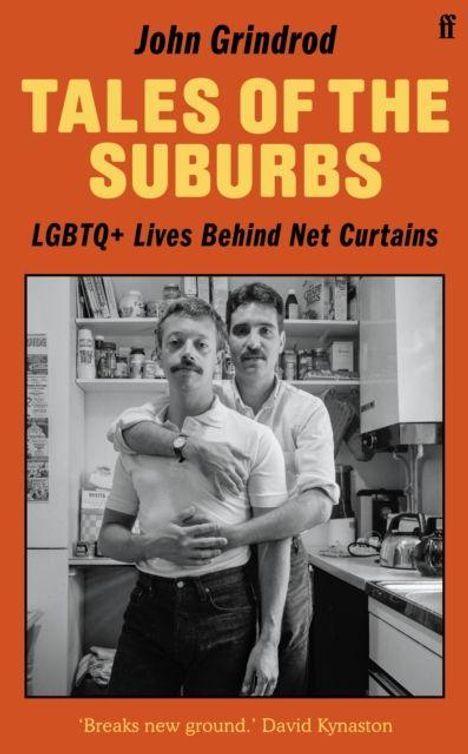 "Tales of the Suburbs: LGBTQ+ Lives Behind Net Curtains". Zwei Männer umarmen sich in einer gemütlichen Küche.