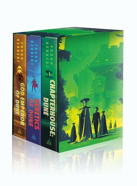 "Frank Herbert" auf Buchrücken, Titel: "God Emperor of Dune", "Heretics of Dune", "Chapterhouse: Dune". Grüne Illustration.
