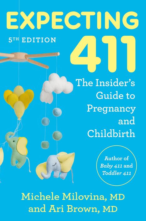 „EXPECTING 411, 5TH EDITION“: Anleitung zu Schwangerschaft und Geburt. Filzelefanten und Wolken auf blauem Hintergrund.