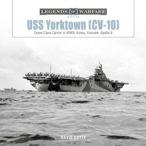 USS Yorktown (CV-10), Essex-Class Carrier in WWII, Korea, Vietnam, Apollo 8. Schwarz-Weiß-Foto eines Flugzeugträgers.