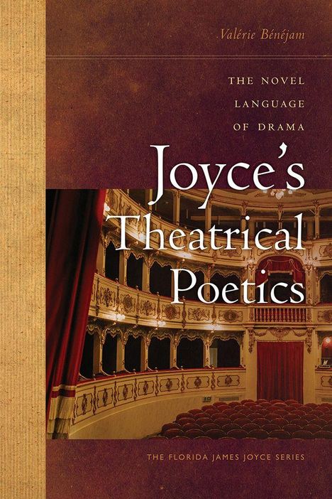 „Joyce’s Theatrical Poetics“ zeigt ein klassisches Theater mit roten Samtsitzen und eleganten Balkonen.