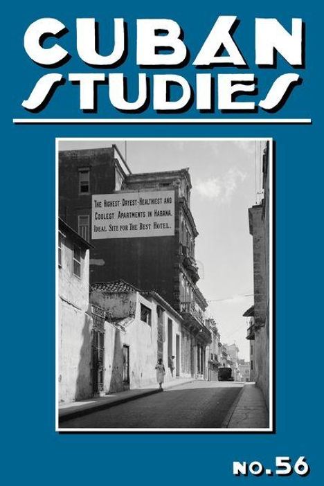 "Cuban Studies No. 56" in Großbuchstaben. Schwarz-weißes Straßenszene-Foto, eine Person geht eine ruhige Straße entlang.