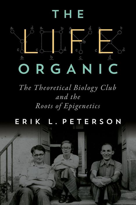 "The Life Organic" - Erik L. Peterson. Drei Personen sitzen auf einer Treppe. Schwarz-Weiß-Foto.